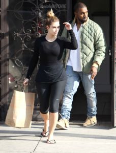 Kim-Kardashian-and-Kanye-West-shopping