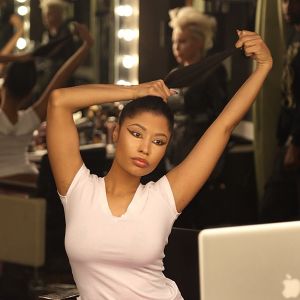 Nicki-Minaj-shows-off-real-hair-on-Instagram-4