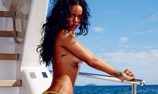 rihanna_bikini