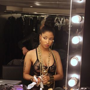Nicki-Minaj-shows-off-real-hair-on-Instagram-2