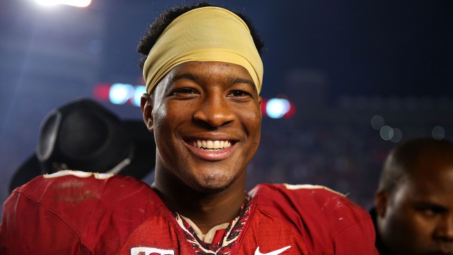 jameis-winston-stealing crabs