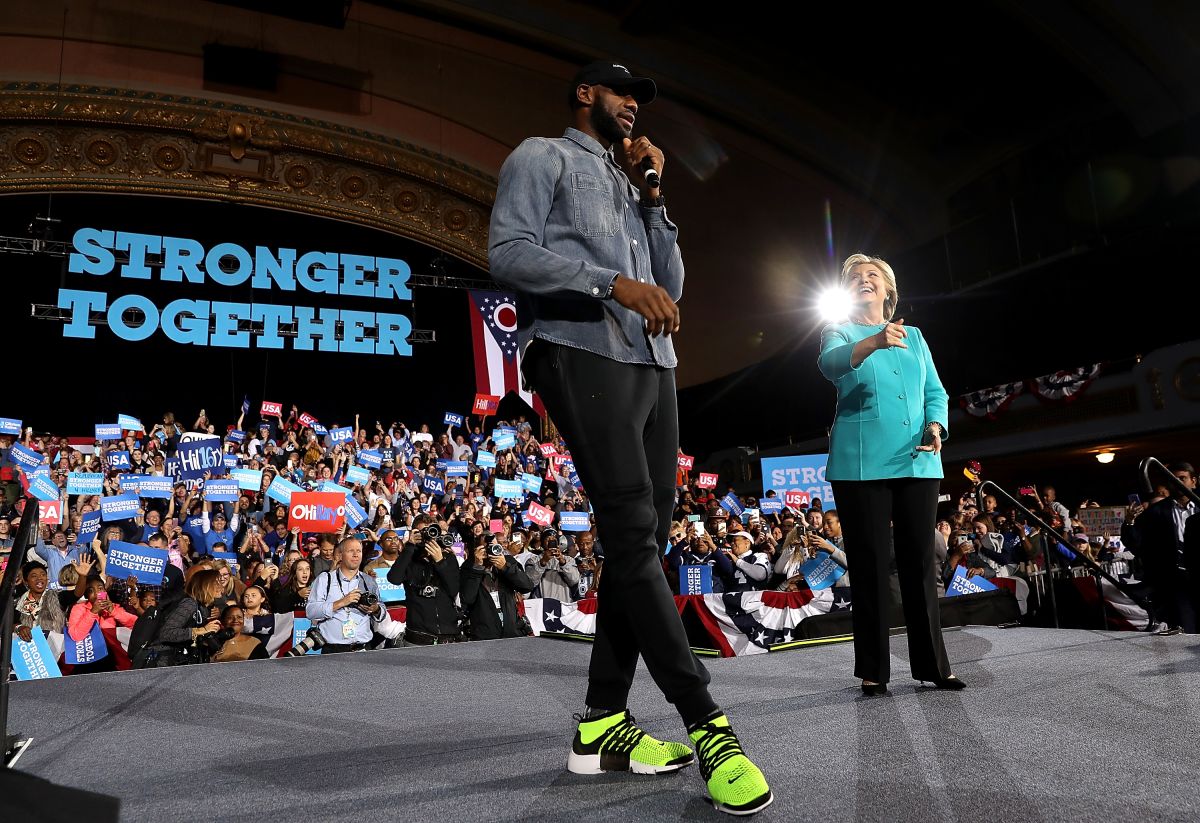 Hillary Clinton Campaigns In Crucial States Ahead Of Tuesday's Presidential Election