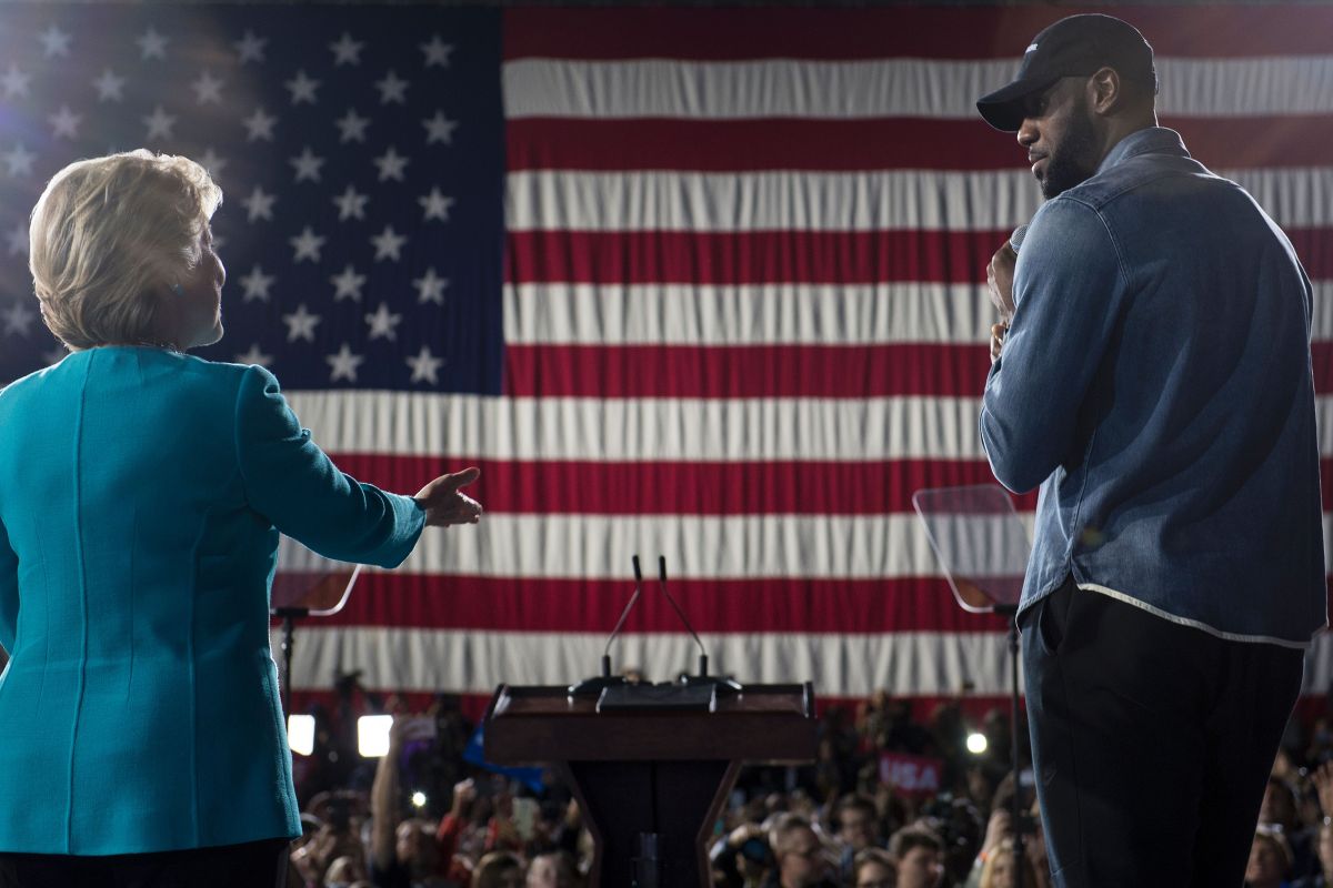 US-VOTE-DEMOCRATS-CLINTON
