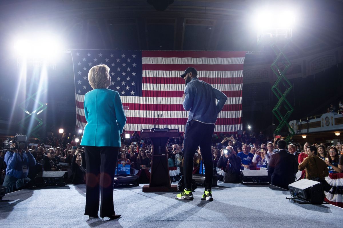 US-VOTE-DEMOCRATS-CLINTON