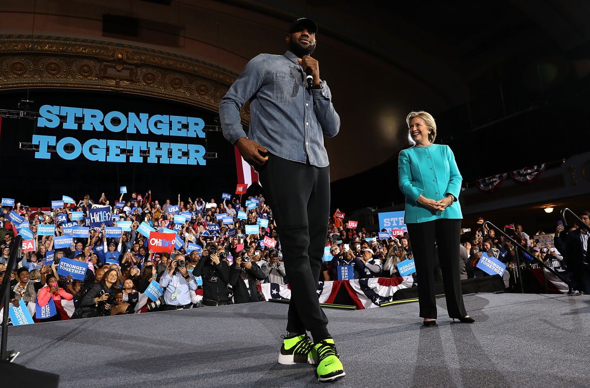 Hillary Clinton Campaigns In Crucial States Ahead Of Tuesday's Presidential Election
