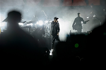 Jay Z & Beyonce hit the stage at CSU for ‘Get Out The Vote’ [Photos]