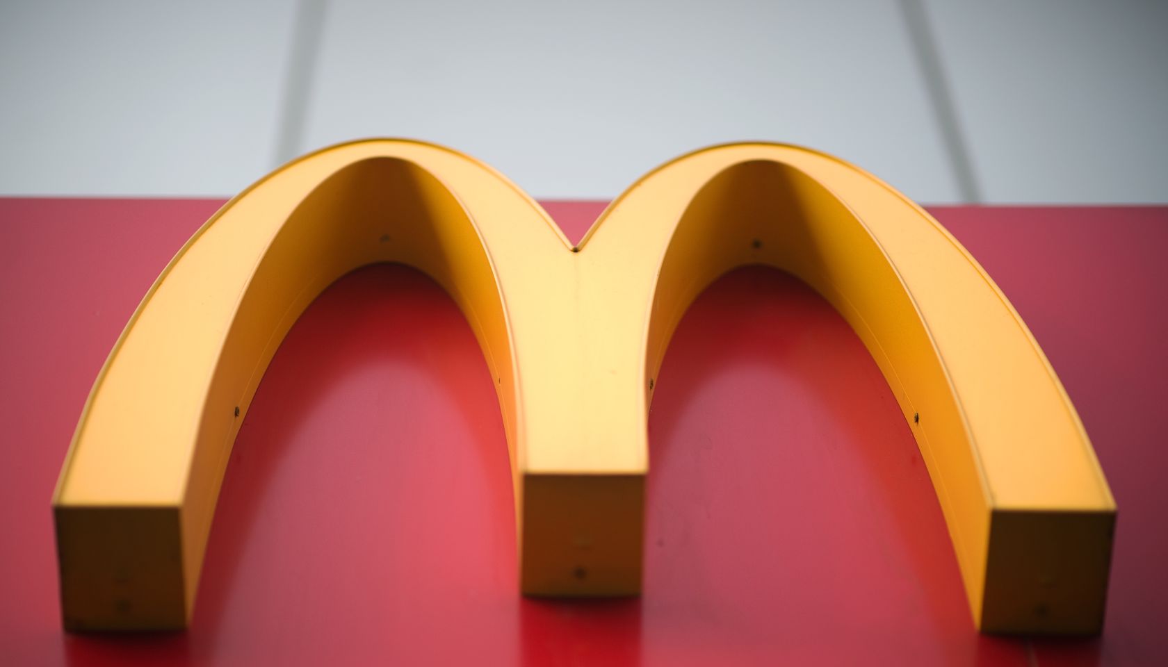 CHINA-US-ACQUISITIONS-MCDONALDS-CARLYLE-CITIC
