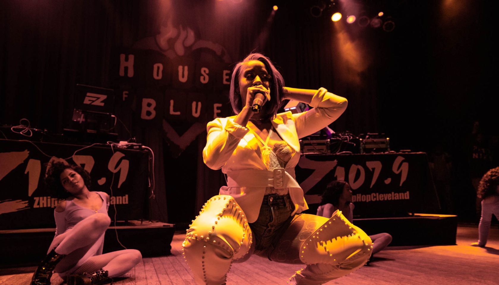 Ty'Bri at Z107.9 White Out 2019!