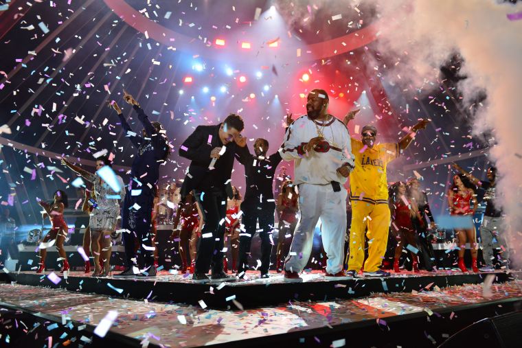 Biz at Pitbull's 2017 New Year's Revolution in Miami