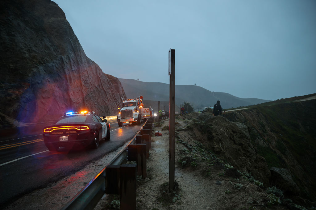 Tesla with four occupants plunged over a cliff on Highway 1 of California