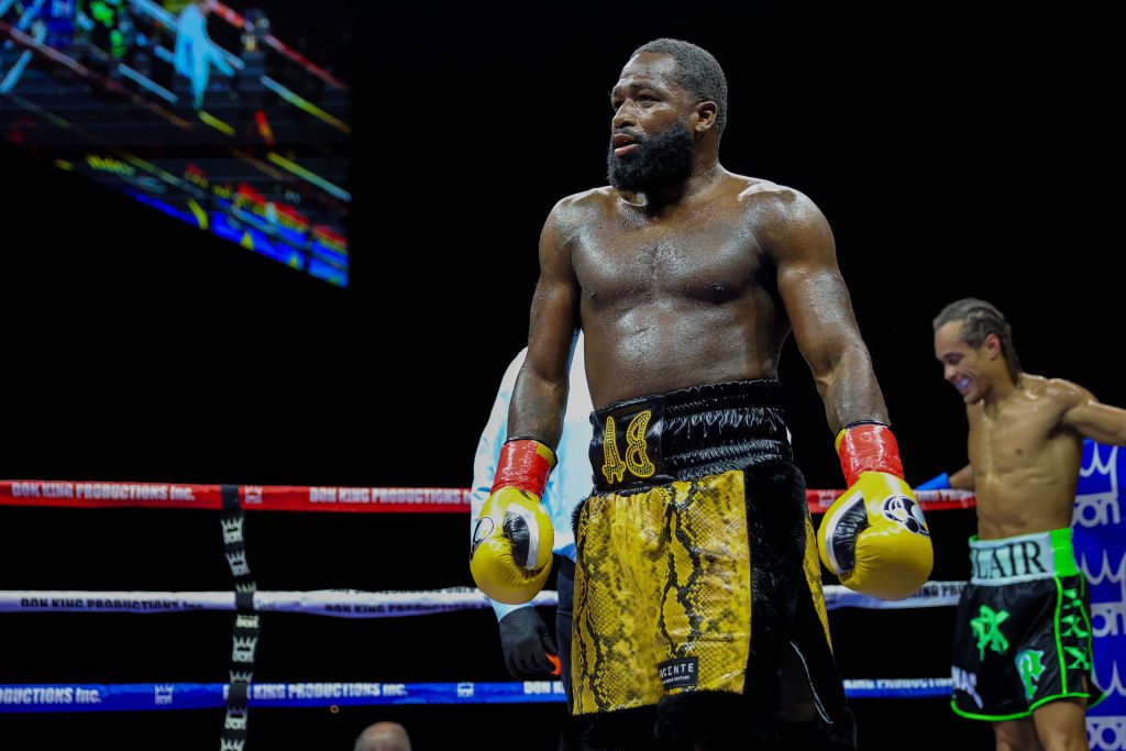 Adrien Broner v Blair Cobbs
