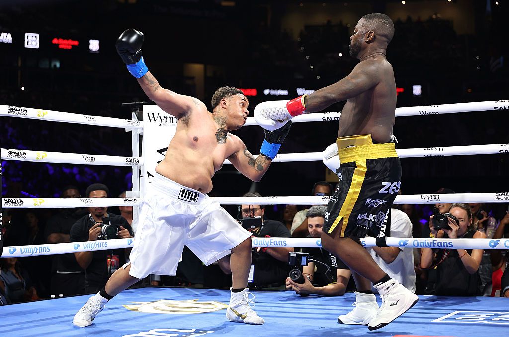 Claressa Shields v Kaye Scott
